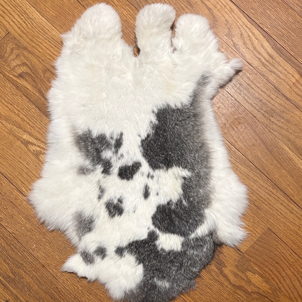 #0603 Spotted White Gray Rabbit Pelt for Crafts